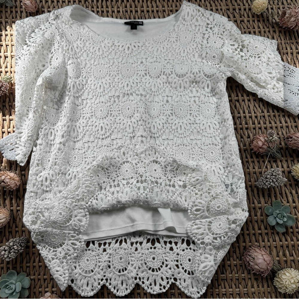 Anthony Original White Crochet Lace Blouse Sz S Boho Scalloped Hem Feminine Top - Picture 3 of 11